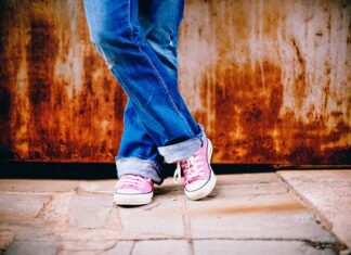 Jakie dżinsy są teraz modne? Jakie dżinsy są teraz modne?