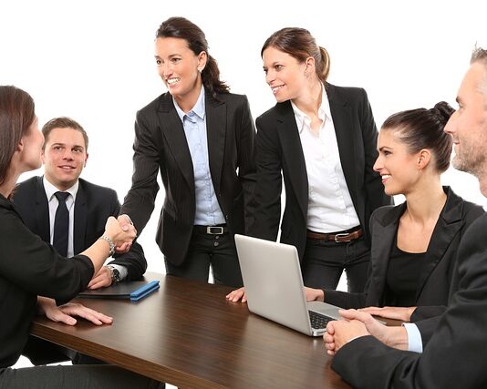 Ile kosztuje garnitur męski?