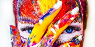 Jak ukryć szerokie biodra i brzuch?