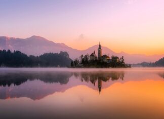 Kto pierwszy wychodzi z kościoła po ślubie?