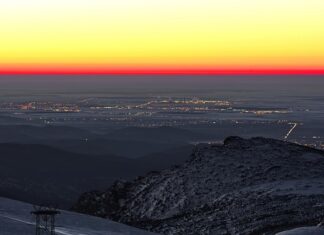 Jak zrobić ekspozytor na biżuterię? Jak zrobić ekspozytor na biżuterię?