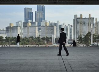 Co założyć do eleganckich spodni?