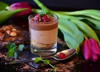 Co pasuje do kremowych dresów? Co pasuje do kremowych dresów?