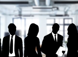 Jaki rodzaj spodni dla niskiej osoby?