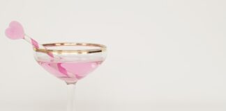 Kto wychodzi do bramy weselnej?