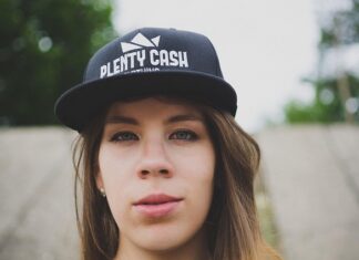 Czym się różni snapback od fullcap? Czym się różni snapback od fullcap?