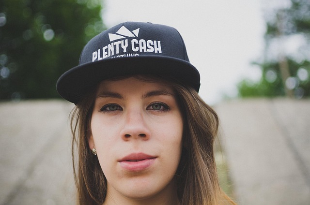 Czym się różni snapback od fullcap? Czym się różni snapback od fullcap?