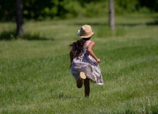 Jaki welon do sukni z odkrytymi plecami? Jaki welon do sukni z odkrytymi plecami?