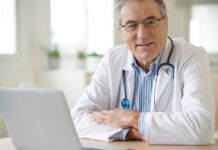 Jakie Są Metody Przeszczepu Włosów: Kompletny Przewodnik Po Technikach FUE i FUT lekarz